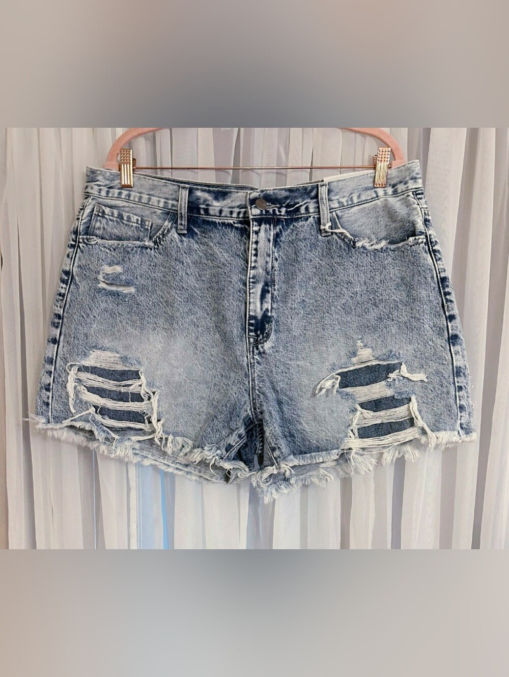 Pink Lily Acid Wash Distressed Jean Shorts - Picture 2 of 4